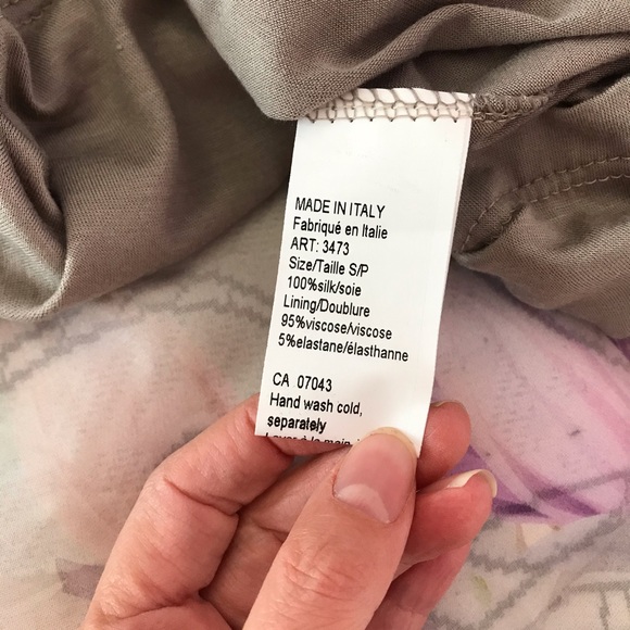 🆕 Silk sheer blouse - Picture 5 of 9